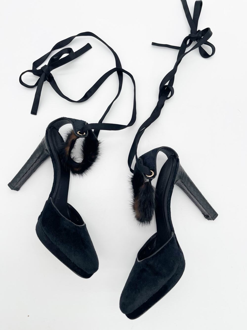 Gucci Fall 2004 Runway Tom Ford Black Velvet Mink Fur Ankle Wrap Heels EU 38